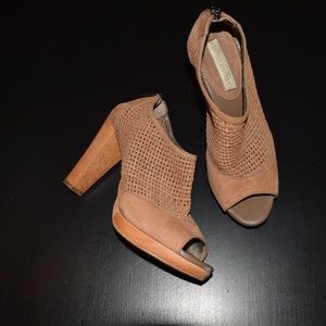 Banana Republic Octavio Brown Heels Booties Cute!
